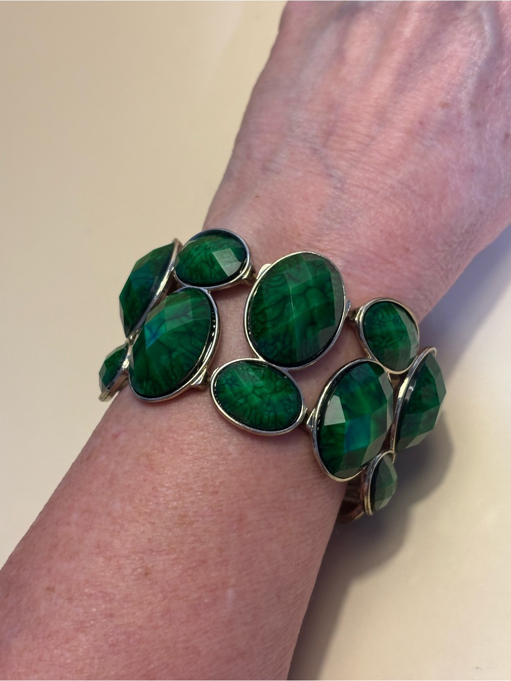 Amrita Singh Gold-Tone Green Faceted Acrylic Stretch Bracelet